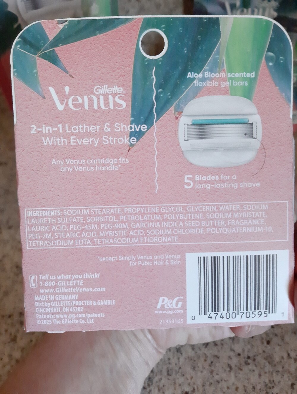 Gillette Venus Sensitive Glide Razor/ Refill Bundle - Picture 9 of 9